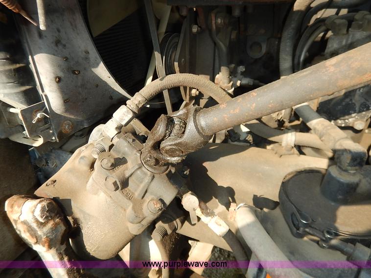 image for item J6462 1998 Freightliner FLD112 semi truck