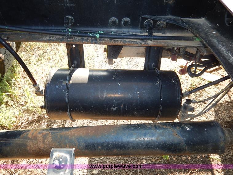 image for item J6462 1998 Freightliner FLD112 semi truck