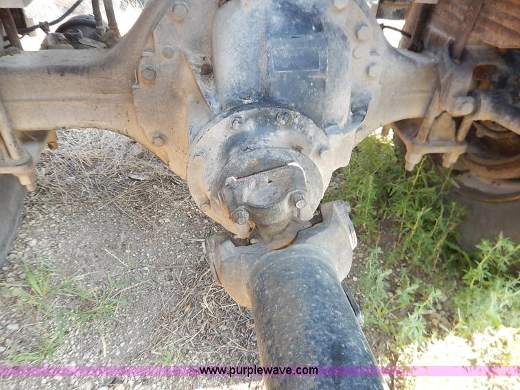 image for item J6462 1998 Freightliner FLD112 semi truck