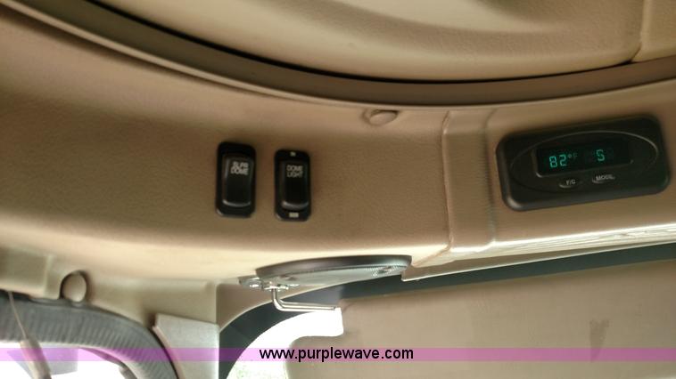 image for item K1139 2006 International Eagle 9400i semi truck