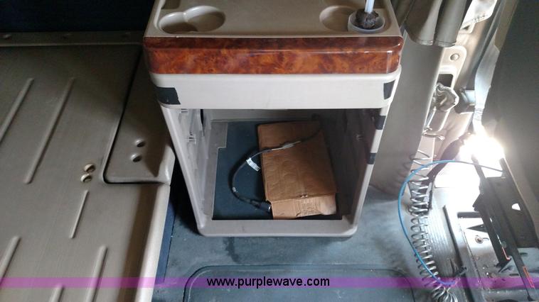 image for item K1139 2006 International Eagle 9400i semi truck