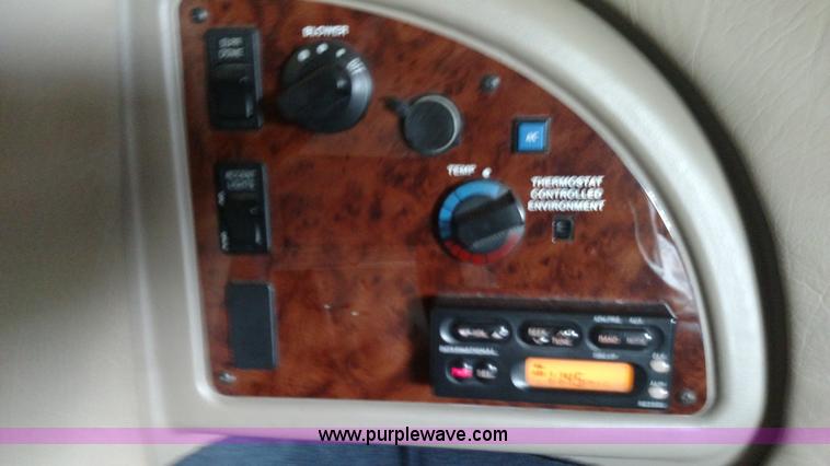 image for item K1139 2006 International Eagle 9400i semi truck