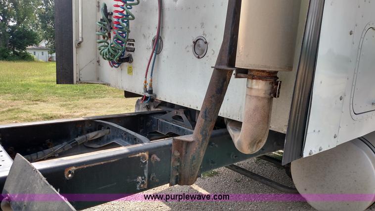 image for item K1139 2006 International Eagle 9400i semi truck