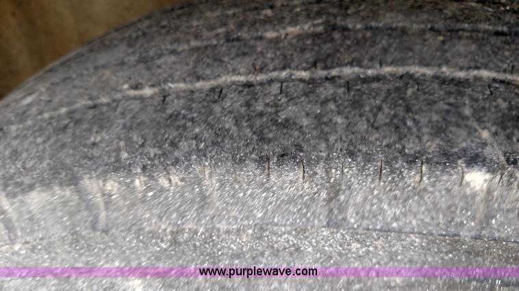 image for item K1139 2006 International Eagle 9400i semi truck