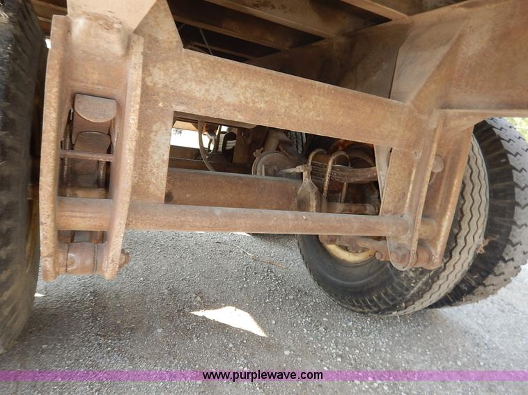 image for item K1597 1970 Fruehauf FBZ9F240 dry van trailer