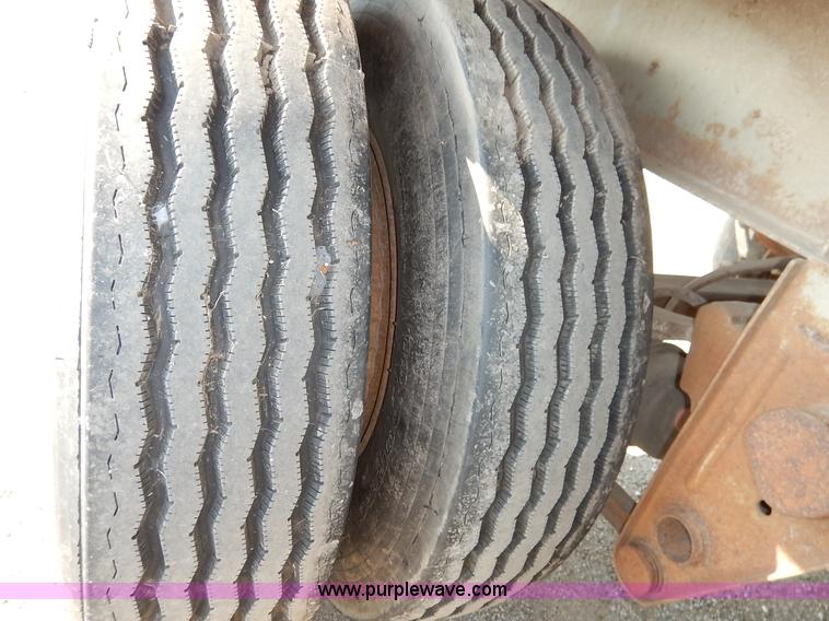 image for item K1597 1970 Fruehauf FBZ9F240 dry van trailer