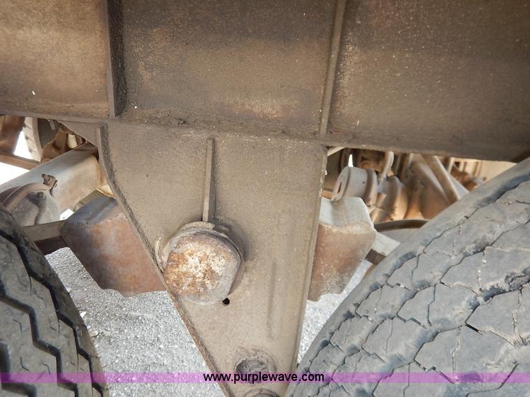 image for item K1597 1970 Fruehauf FBZ9F240 dry van trailer