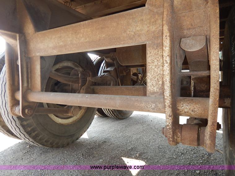 image for item K1597 1970 Fruehauf FBZ9F240 dry van trailer