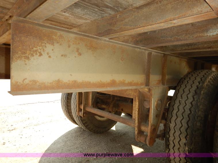 image for item K1597 1970 Fruehauf FBZ9F240 dry van trailer