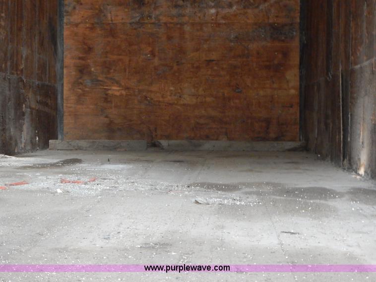 image for item K1597 1970 Fruehauf FBZ9F240 dry van trailer