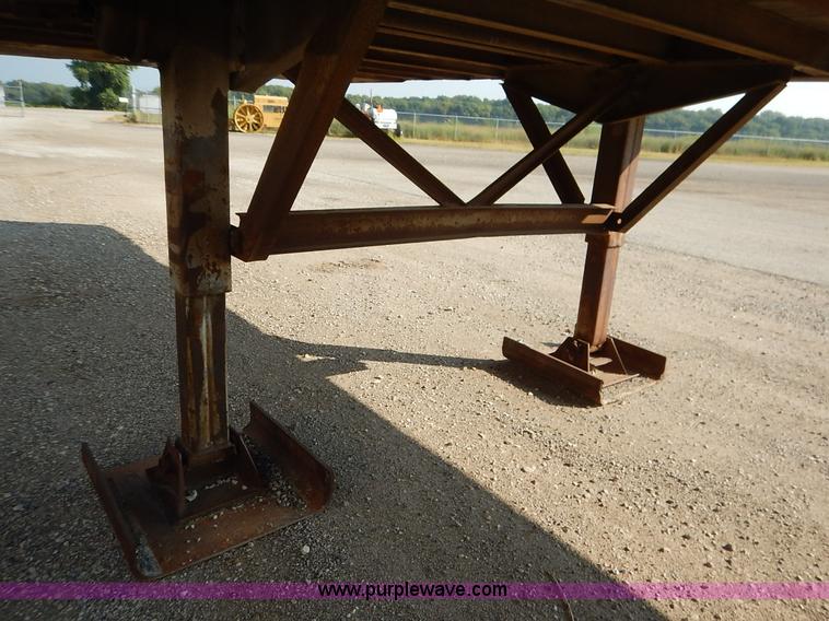 image for item K1597 1970 Fruehauf FBZ9F240 dry van trailer