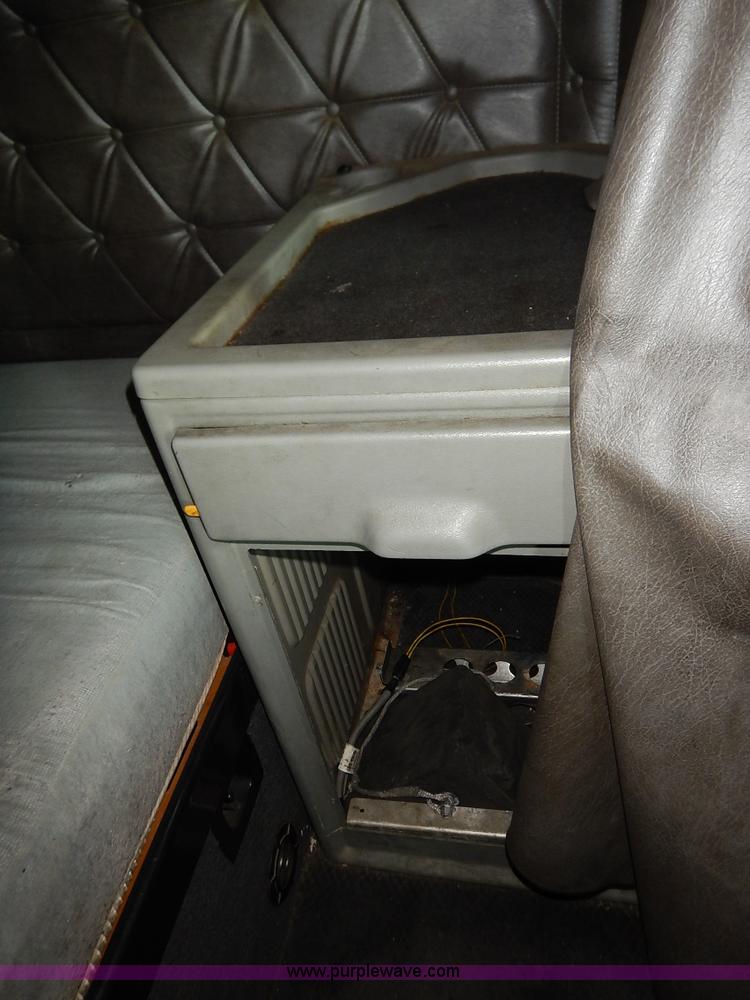 image for item K1608 2005 Freightliner FLD132 XL Classic semi truck