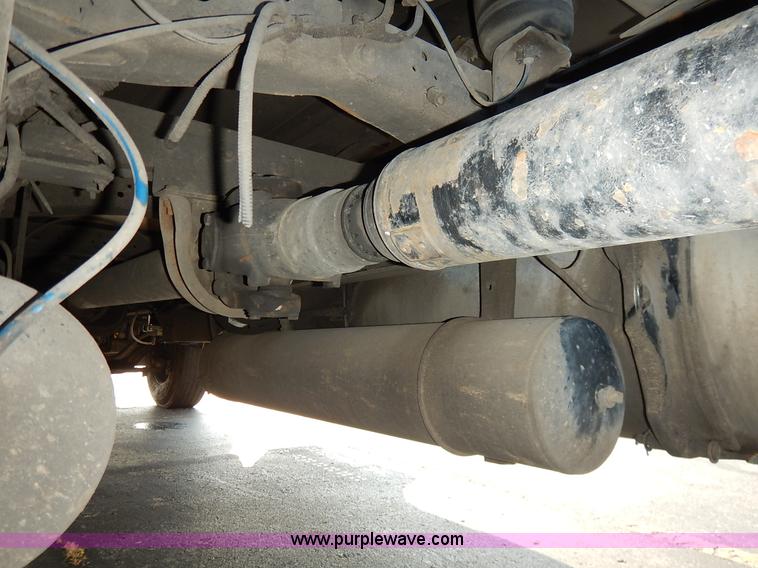 image for item K1608 2005 Freightliner FLD132 XL Classic semi truck