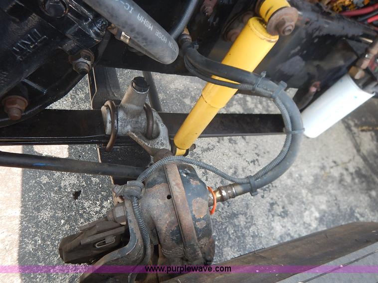 image for item K1608 2005 Freightliner FLD132 XL Classic semi truck