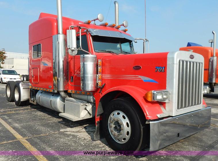 image for item K1609 2007 Peterbilt 379 semi truck