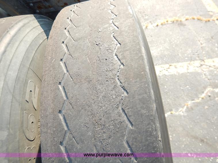 image for item K1609 2007 Peterbilt 379 semi truck