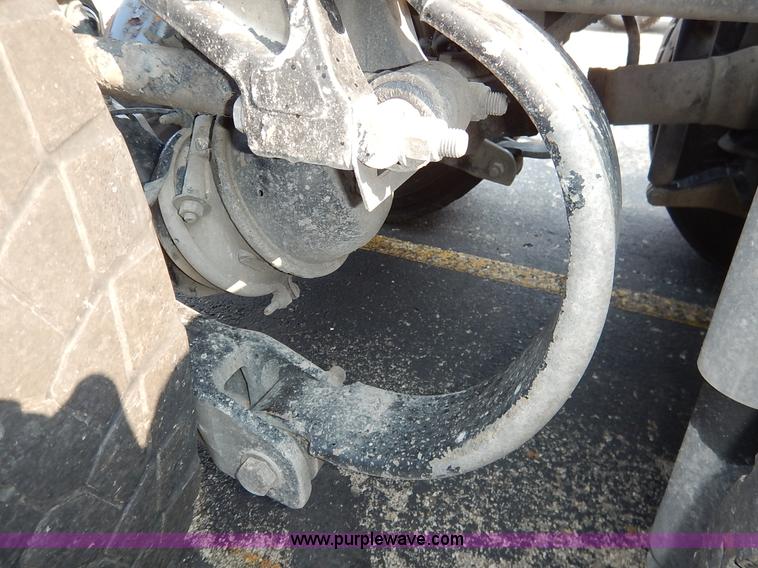 image for item K1609 2007 Peterbilt 379 semi truck