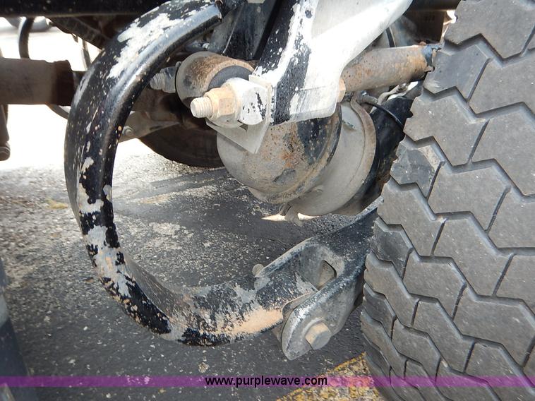 image for item K1609 2007 Peterbilt 379 semi truck