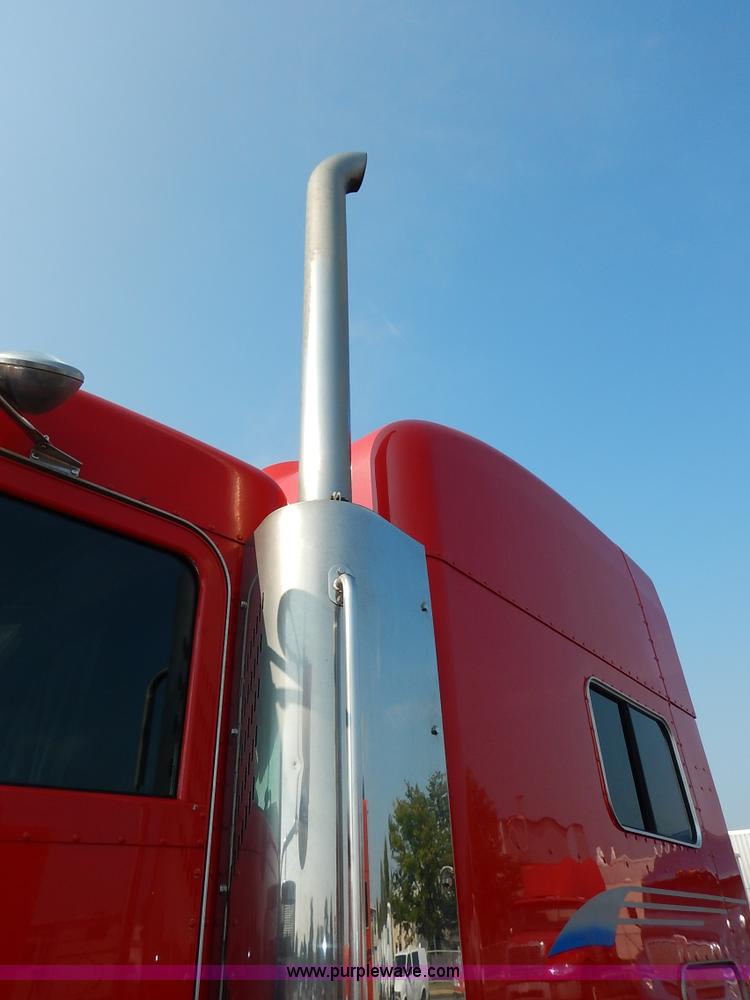 image for item K1609 2007 Peterbilt 379 semi truck