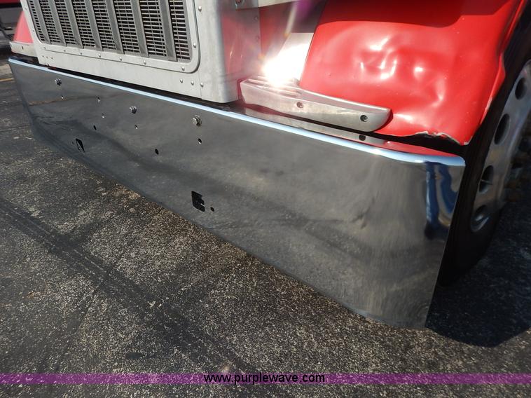 image for item K1609 2007 Peterbilt 379 semi truck