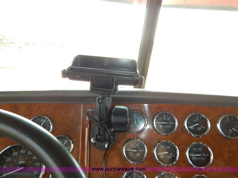 image for item K1609 2007 Peterbilt 379 semi truck