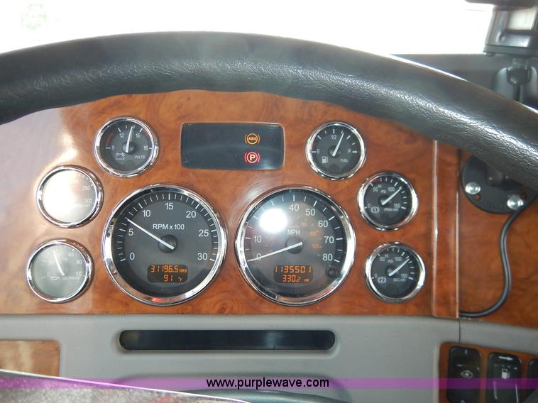 image for item K1609 2007 Peterbilt 379 semi truck