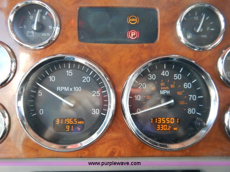 image for item K1609 2007 Peterbilt 379 semi truck