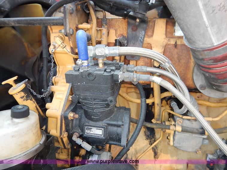 image for item K1609 2007 Peterbilt 379 semi truck