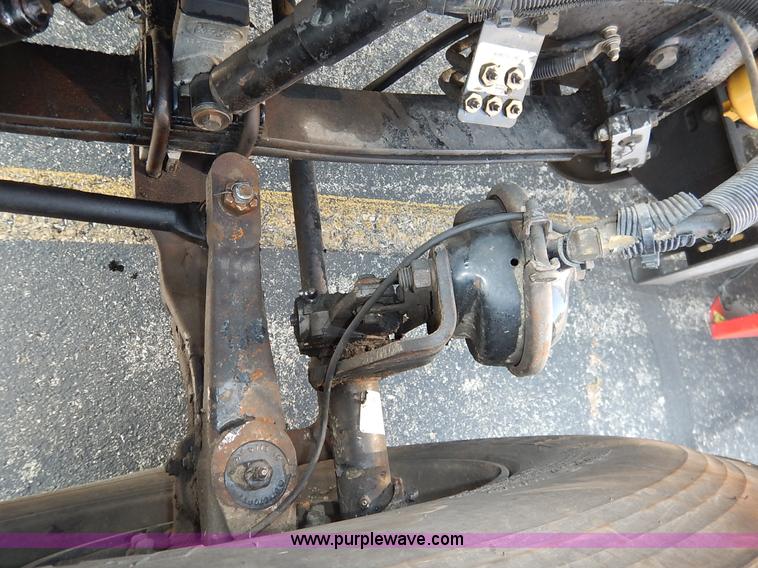 image for item K1609 2007 Peterbilt 379 semi truck