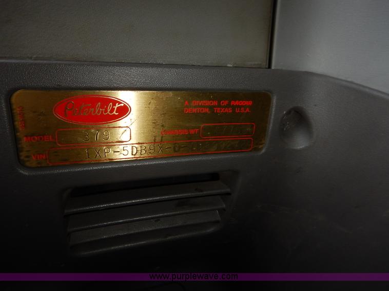 image for item K1609 2007 Peterbilt 379 semi truck