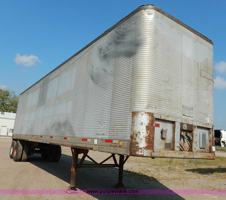 image for item K1628 1969 Fruehauf FBZ9F240 dry van trailer