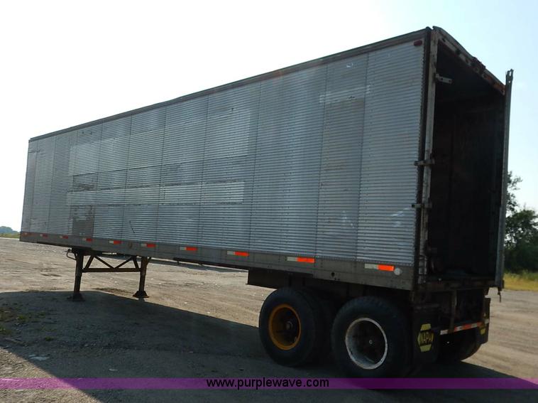 image for item K1628 1969 Fruehauf FBZ9F240 dry van trailer