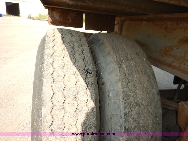 image for item K1628 1969 Fruehauf FBZ9F240 dry van trailer