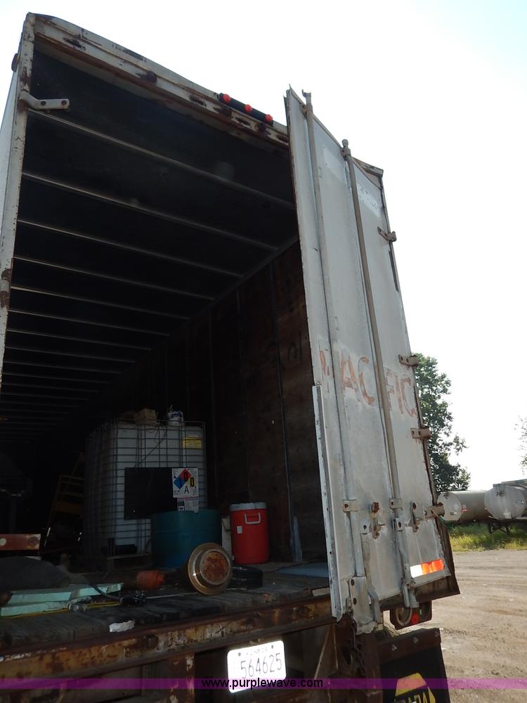 image for item K1628 1969 Fruehauf FBZ9F240 dry van trailer