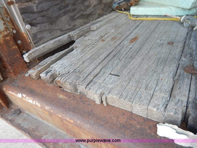 image for item K1628 1969 Fruehauf FBZ9F240 dry van trailer