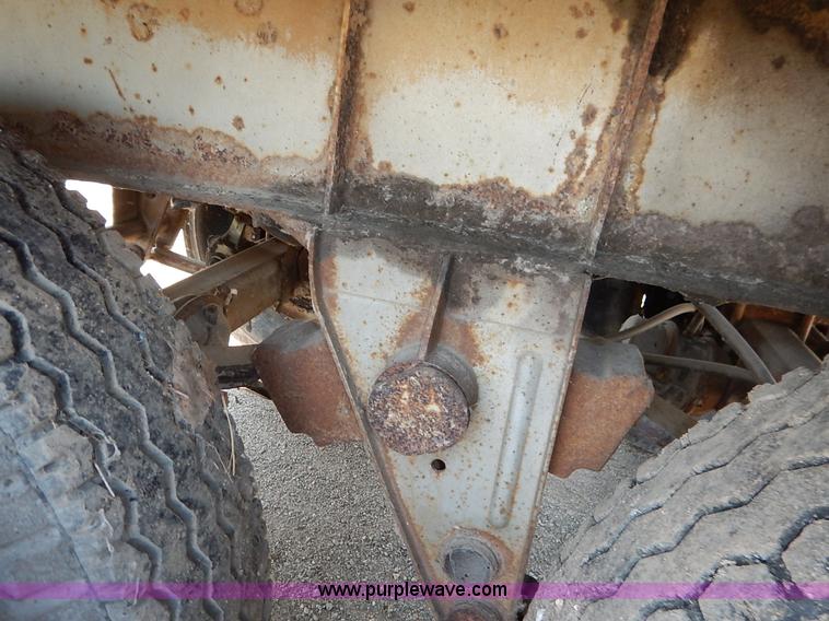 image for item K1628 1969 Fruehauf FBZ9F240 dry van trailer