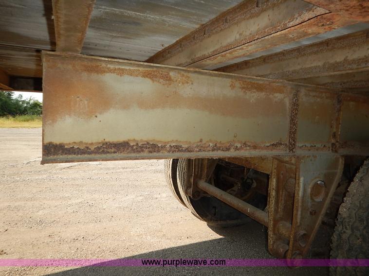 image for item K1628 1969 Fruehauf FBZ9F240 dry van trailer