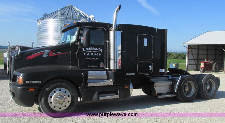 image for item K5109 1991 Kenworth T600 semi truck