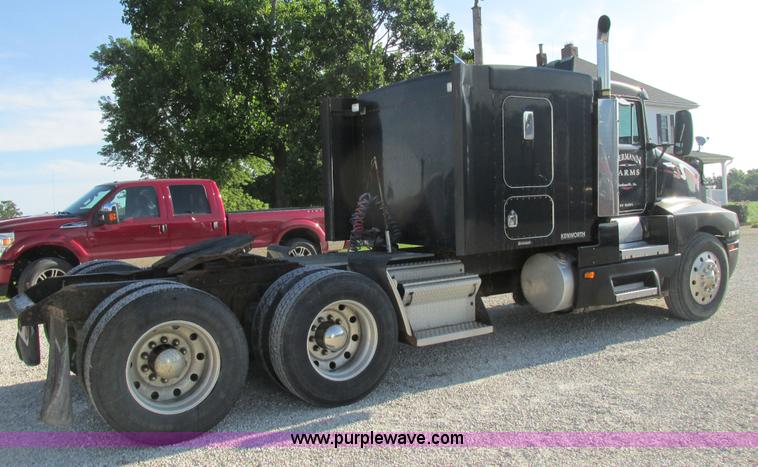 image for item K5109 1991 Kenworth T600 semi truck