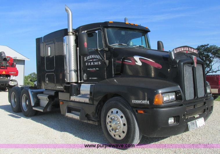 image for item K5109 1991 Kenworth T600 semi truck