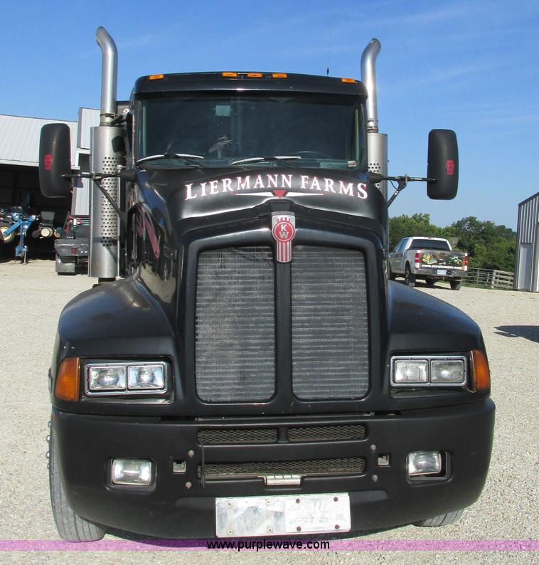 image for item K5109 1991 Kenworth T600 semi truck