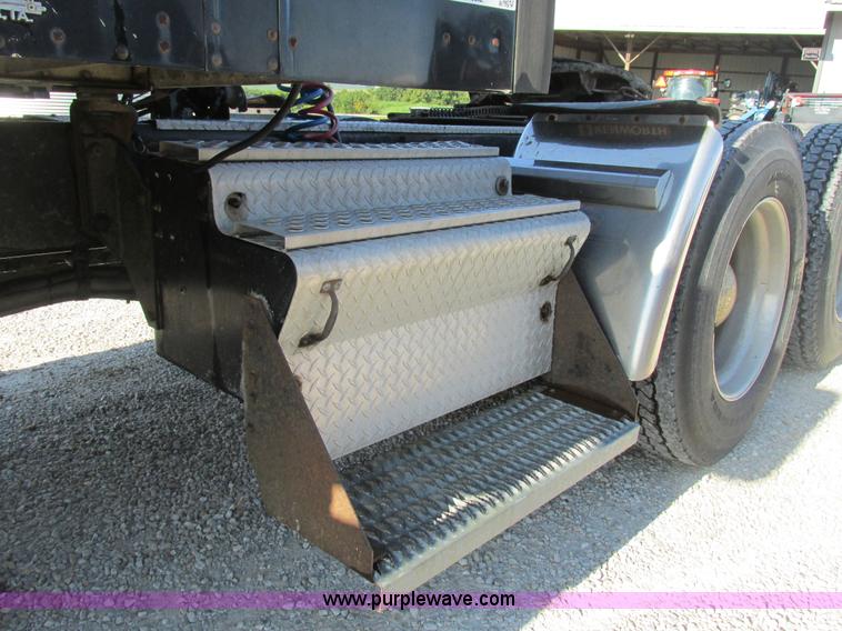 image for item K5109 1991 Kenworth T600 semi truck