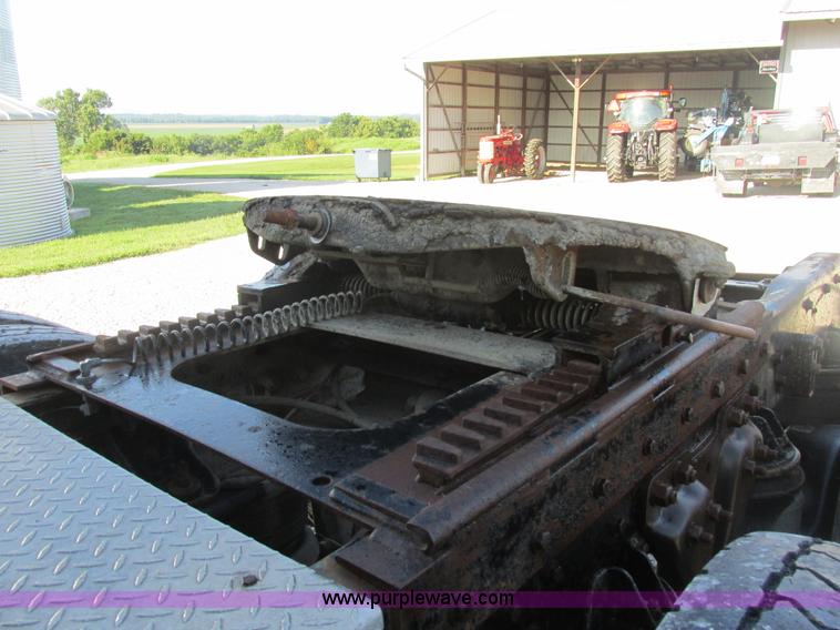 image for item K5109 1991 Kenworth T600 semi truck