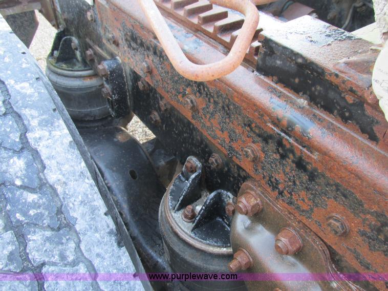 image for item K5109 1991 Kenworth T600 semi truck