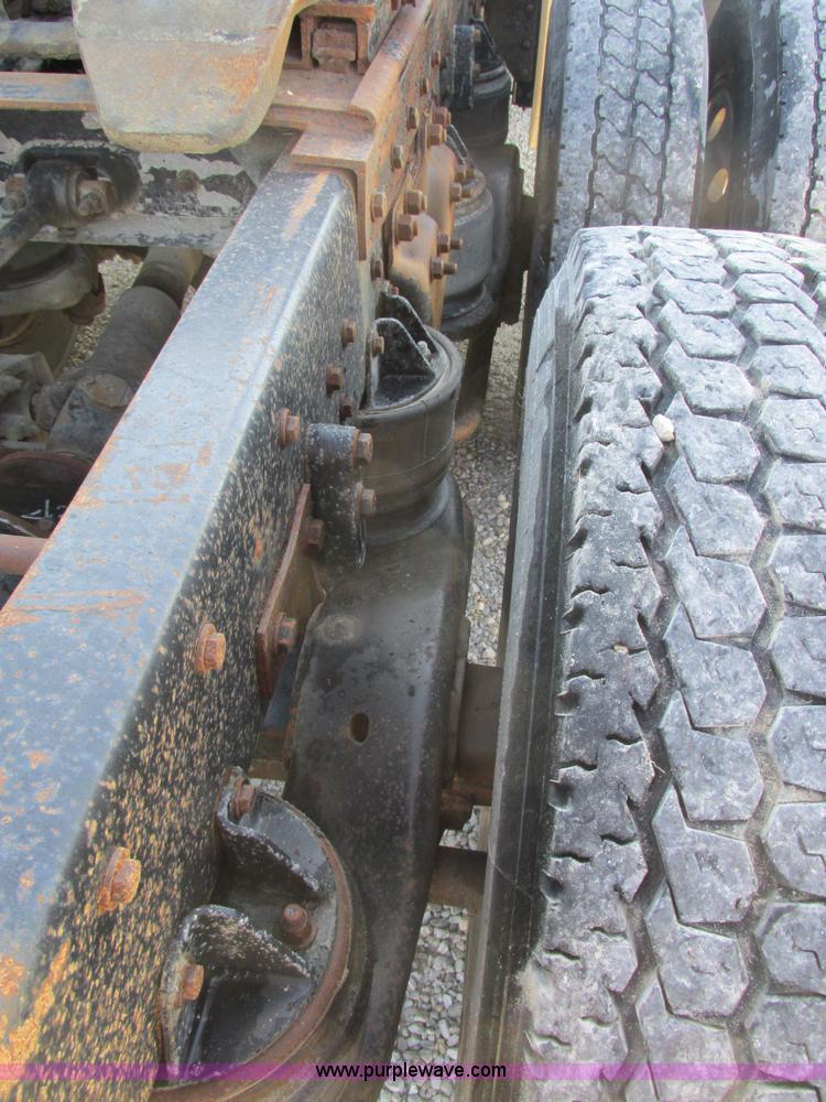 image for item K5109 1991 Kenworth T600 semi truck