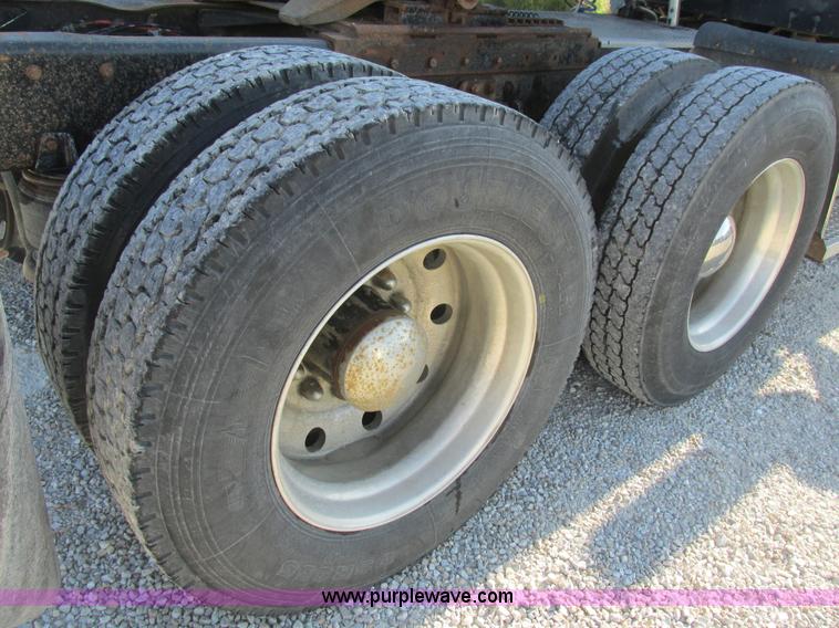 image for item K5109 1991 Kenworth T600 semi truck