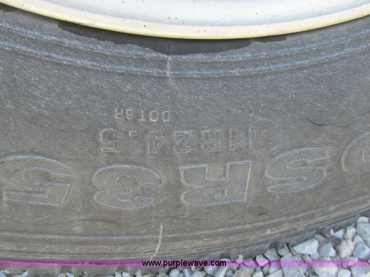 image for item K5109 1991 Kenworth T600 semi truck