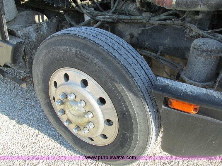 image for item K5109 1991 Kenworth T600 semi truck