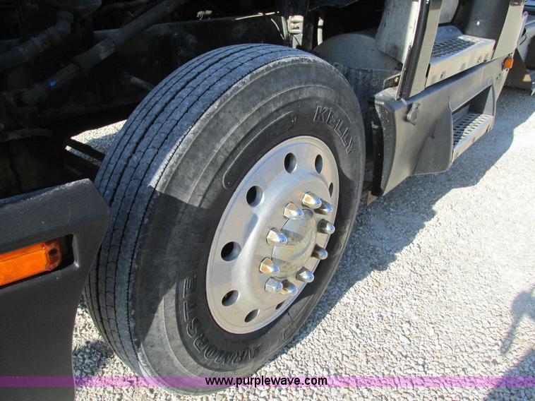 image for item K5109 1991 Kenworth T600 semi truck