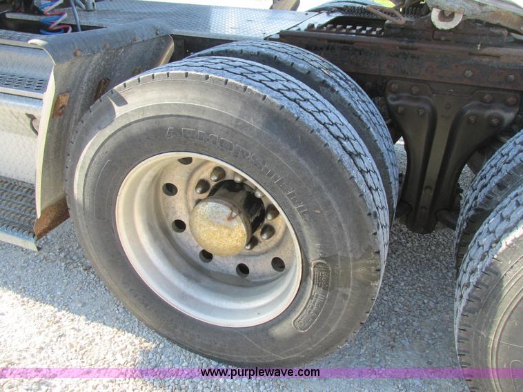 image for item K5109 1991 Kenworth T600 semi truck